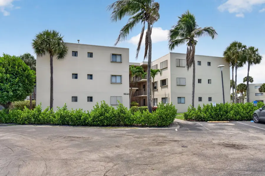 5430 Las Verdes Circle, Delray Beach, FL 33484 - #2