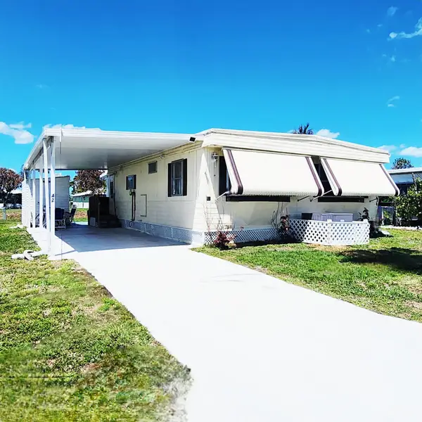 42 SE Spanish Way, Port St Lucie, FL 34952