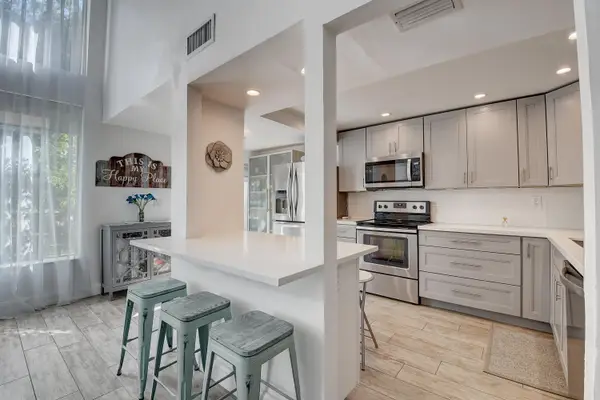 6595 Parkview Drive #A, Boca Raton, FL 33433