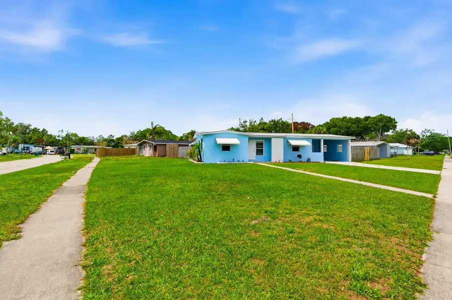 102 SE El Sito Court, Port Saint Lucie, FL 34983 - #3