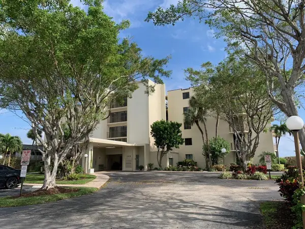 1202 S Lake Drive #502, Lantana, FL 33462