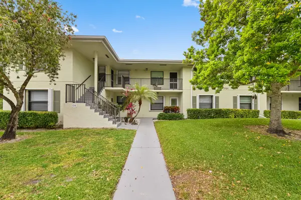 1701 Sabal Ridge Circle #B, Palm Beach Gardens, FL 33418