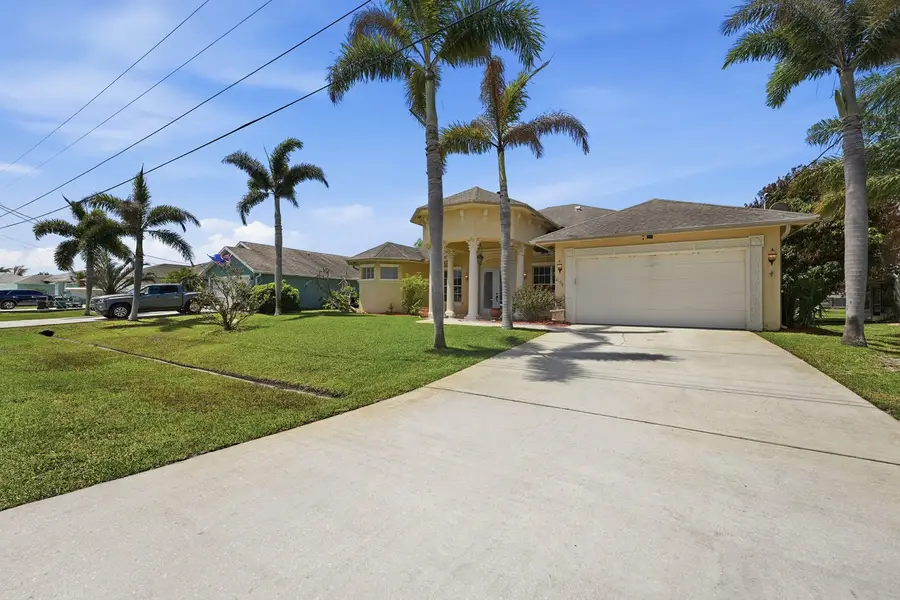 2199 SE Heathwood Circle, Port Saint Lucie, FL 34952 - #3