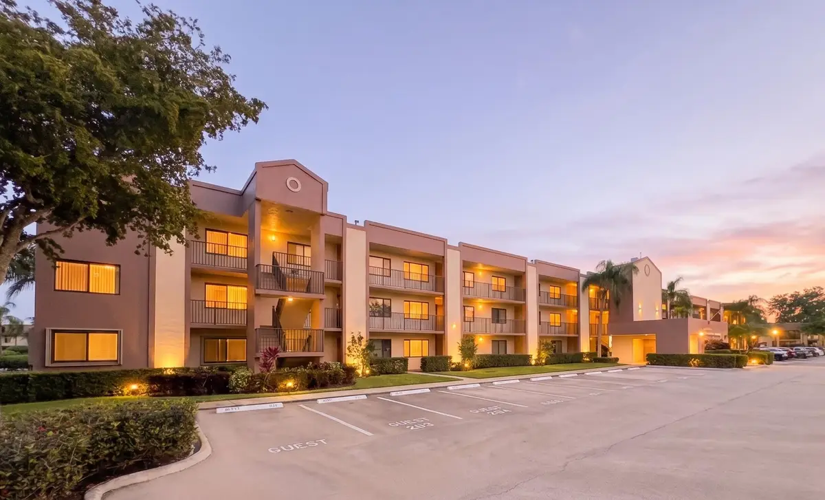 10641 W Clairmont Circle, Tamarac, FL 33321 - #1