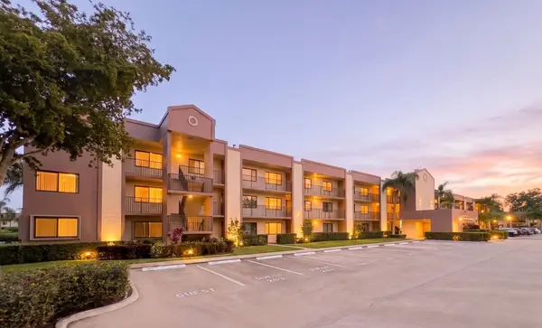 10641 W Clairmont Circle, Tamarac, FL 33321