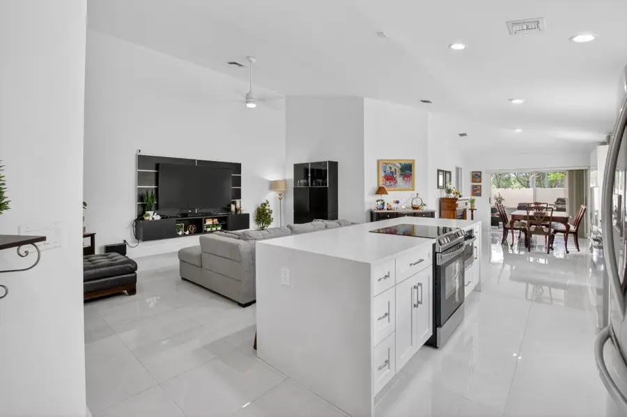 5501 Grande Palm Circle, Delray Beach, FL 33484 - #3