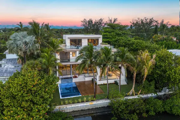 5 Barefoot Lane, Lantana, FL 33462