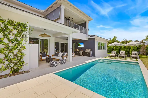 2465 NE Evinrude Circle, Jensen Beach, FL 34957