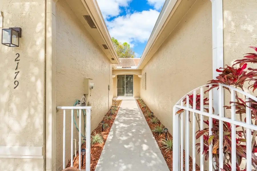 2179 Man Of War, West Palm Beach, FL 33411 - #3