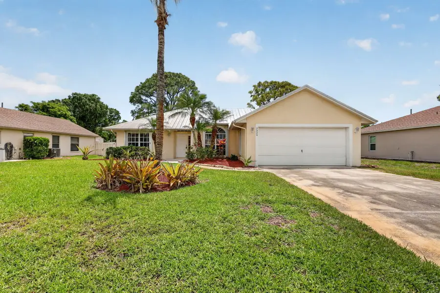 2534 SW Grotto Circle, Port Saint Lucie, FL 34953 - #2