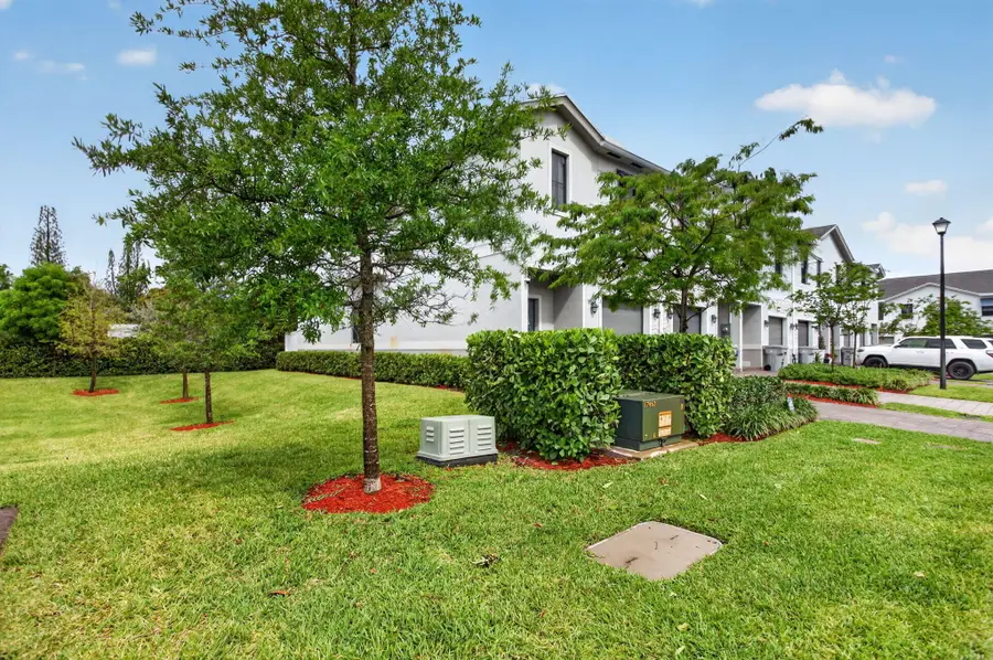 873 NW 3rd Way, Pompano Beach, FL 33060 - #2