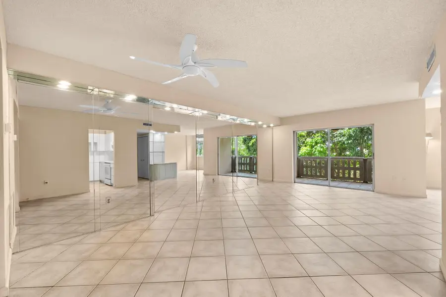 4001 Hillcrest Drive #406, Hollywood, FL 33021 - #2