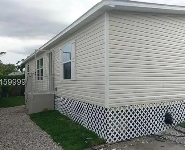 13560 SW 7th Place, Davie, FL 33325