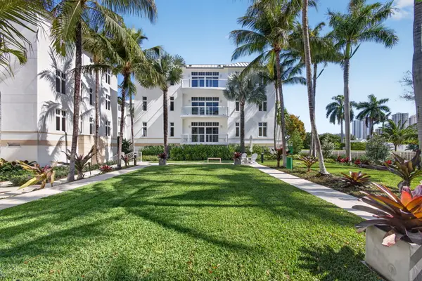 182 Lake Drive #5-301, Palm Beach Shores, FL 33404