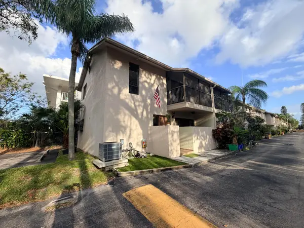 740 SE 1st Way #101, Deerfield Beach, FL 33441