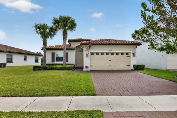 7697 NW Greenbank Circle, Port St Lucie, FL 34987