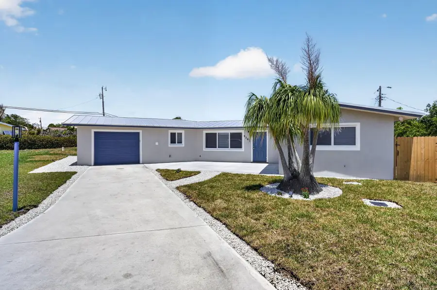 9361 SE Duncan Street, Hobe Sound, FL 33455 - #2