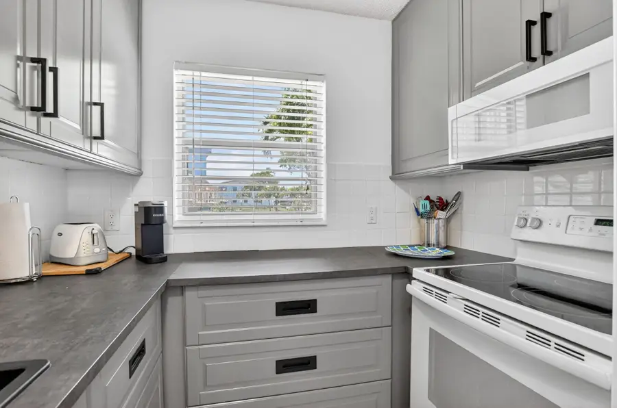 492 W Tilford, Deerfield Beach, FL 33442 - #3