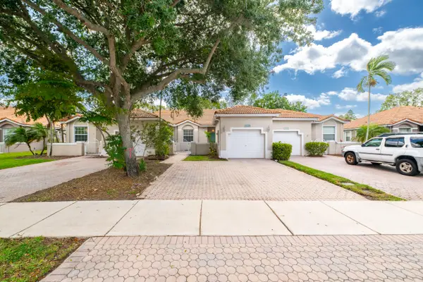 2590 E Aragon Boulevard #2, Sunrise, FL 33313