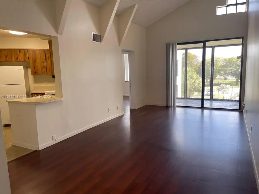 212 Lake Pointe Drive #313, Oakland Park, FL 33309 - #3
