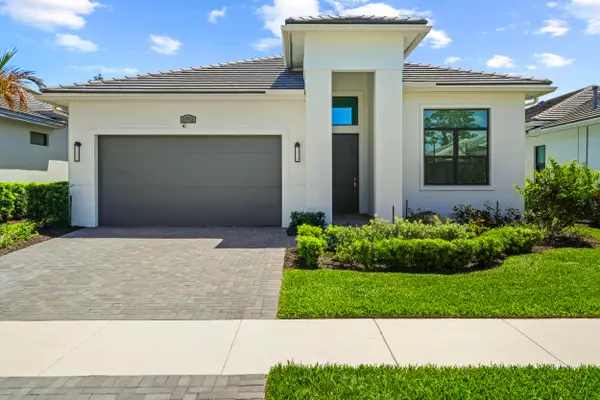 2752 SE Ashfield Drive, Port St Lucie, FL 34984