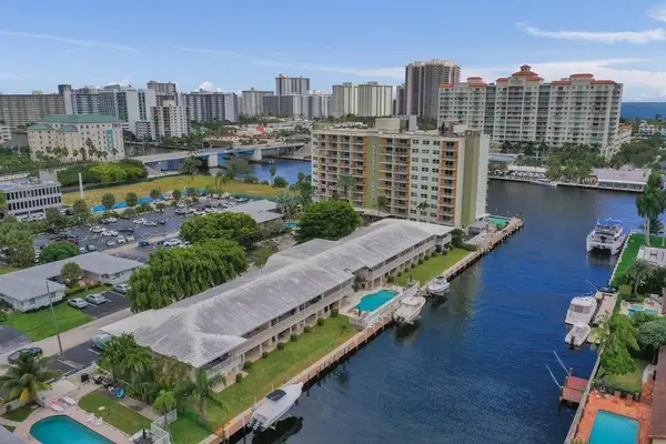 2866 NE 30th Street #9, Fort Lauderdale, FL 33306