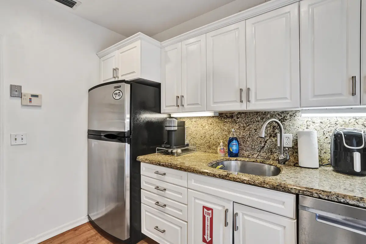 530 NE 11th Avenue, Fort Lauderdale, FL 33301 - #1