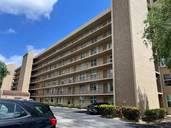 4570 NW 18th Avenue #606, Deerfield Beach, FL 33064