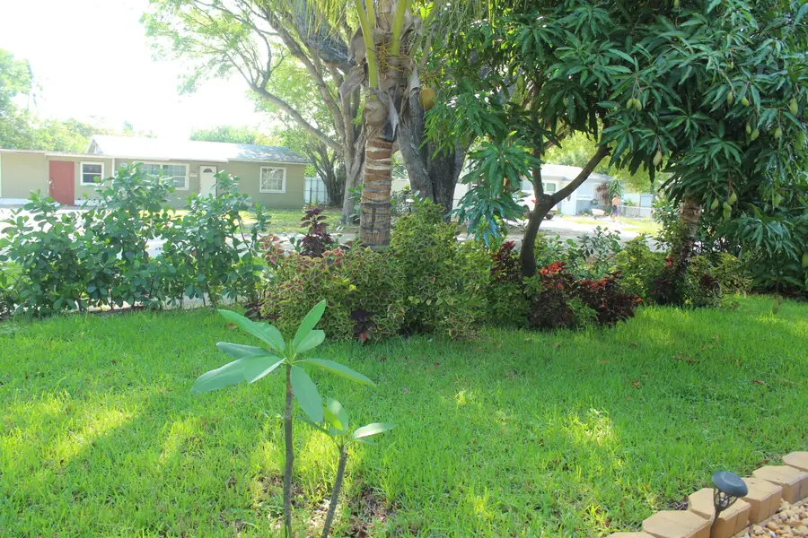 431 S Chillingworth Drive, West Palm Beach, FL 33409 - #3