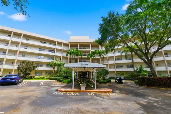 3800 Oaks Clubhouse Drive #106, Pompano Beach, FL 33069