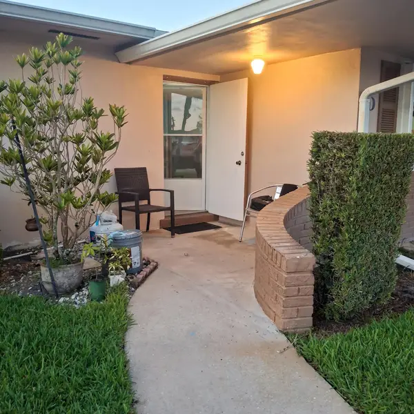 2569 Dudley Drive W #D, West Palm Beach, FL 33415