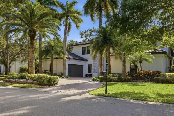 6005 Pinewood Avenue, Parkland, FL 33067