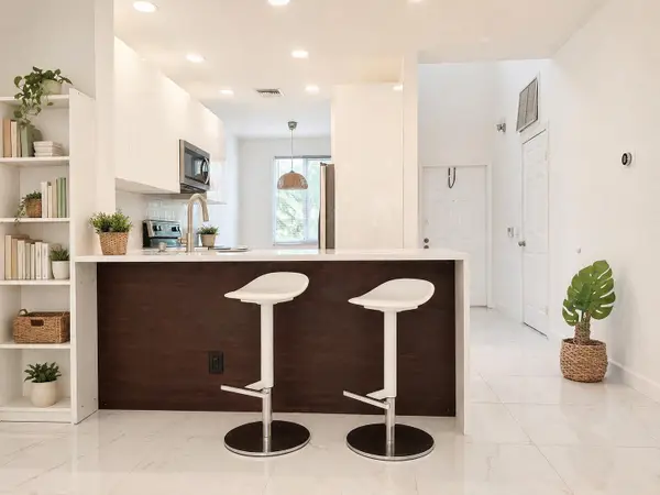 6698 Via Regina #2, Boca Raton, FL 33433