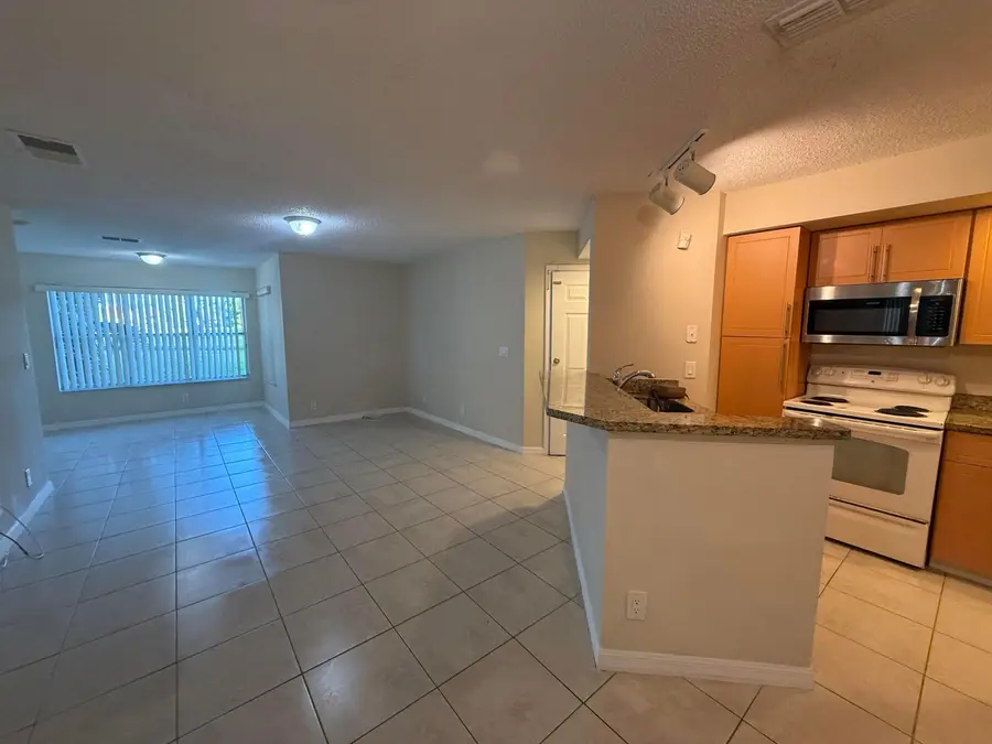 3390 N Pinewalk Dr Drive N #1012, Margate, FL 33063 - #3