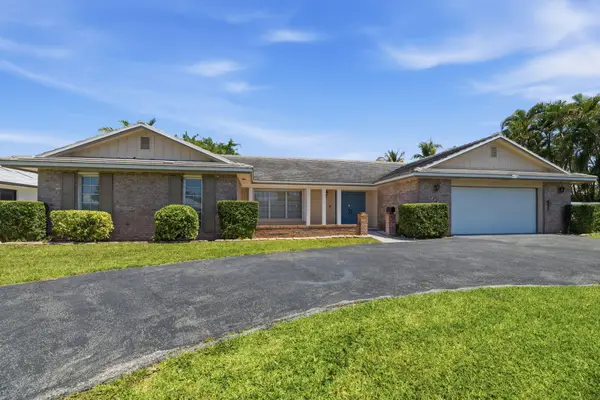 232 Gleneagles Drive, Lake Worth, FL 33462