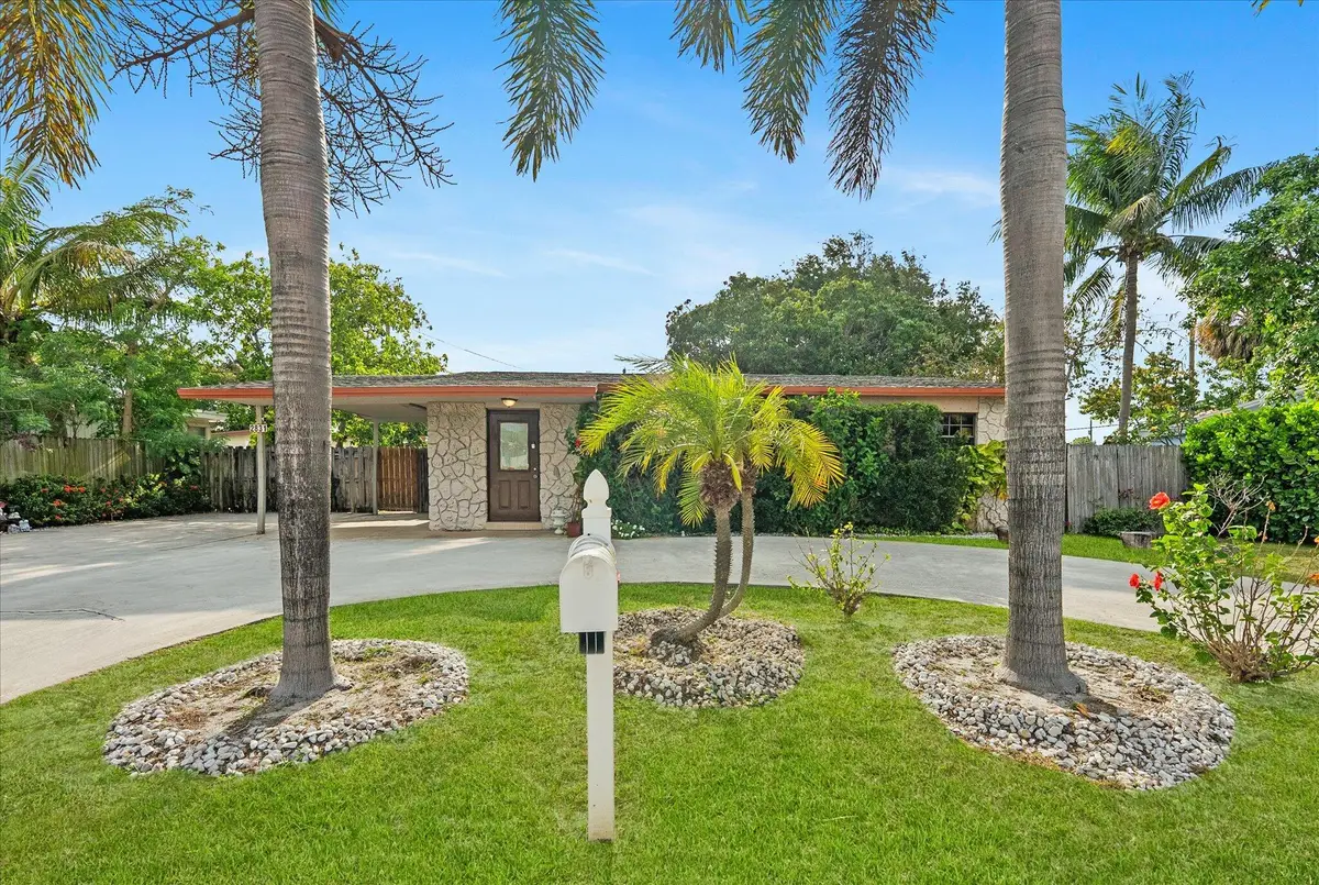 2831 N Seacrest Boulevard, Boynton Beach, FL 33435 - #1
