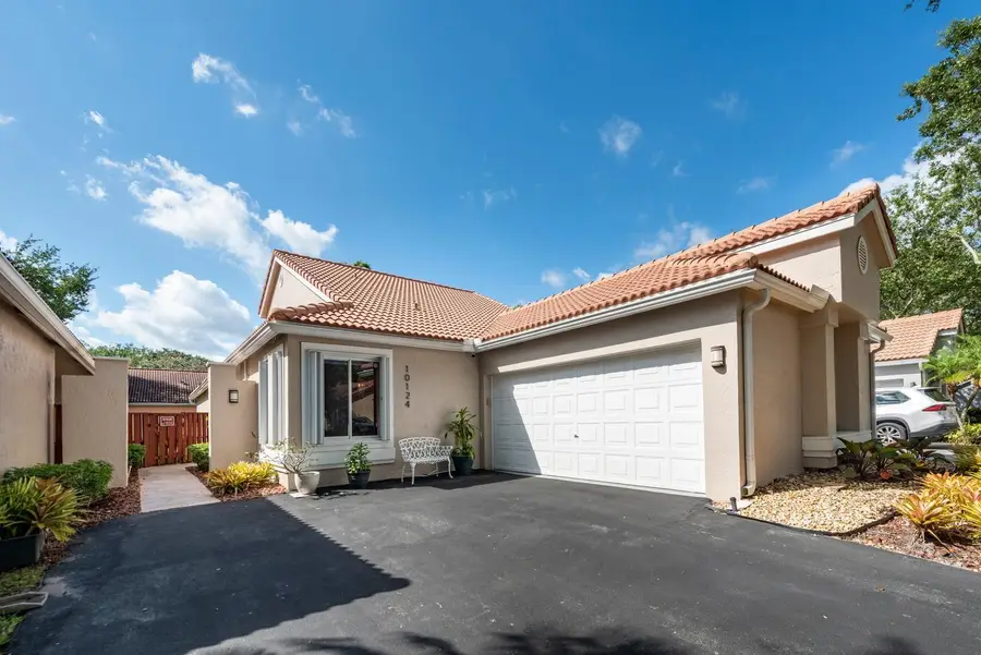 10124 NW 3rd Court, Plantation, FL 33324 - #2