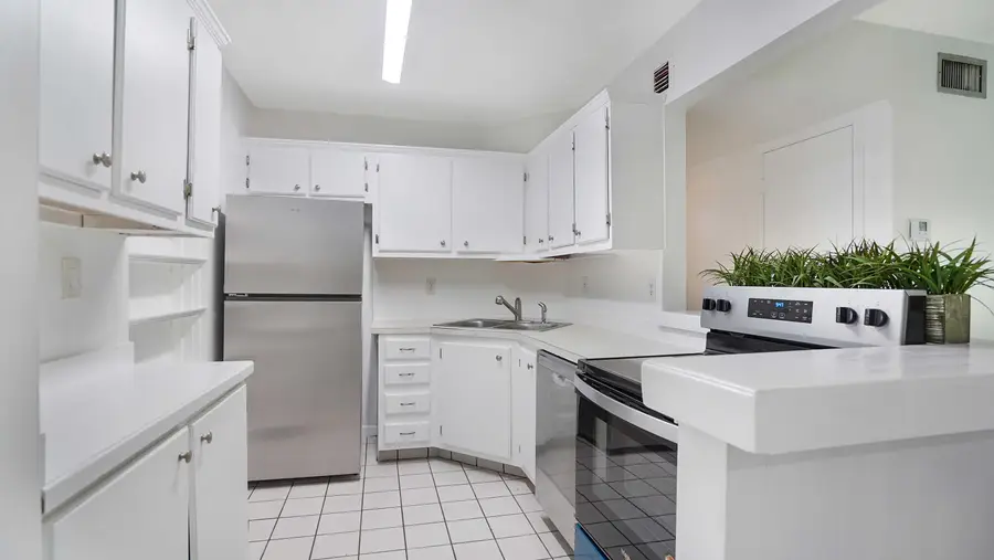 3105 Oakland Shores Drive #J106, Oakland Park, FL 33309 - #3