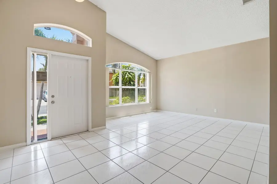 1495 SW 105th Avenue, Pembroke Pines, FL 33025 - #2