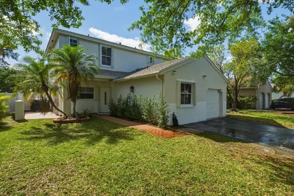 310 NW 207th Way, Pembroke Pines, FL 33029