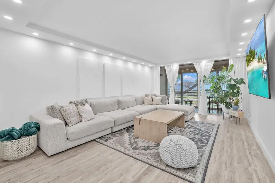 6921 Cypress Road #Apt B19, Plantation, FL 33317 - #3
