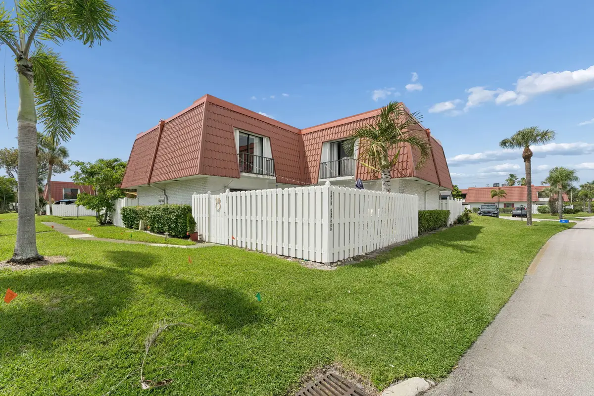 1425 Oxford Lane, Boynton Beach, FL 33426 - #1