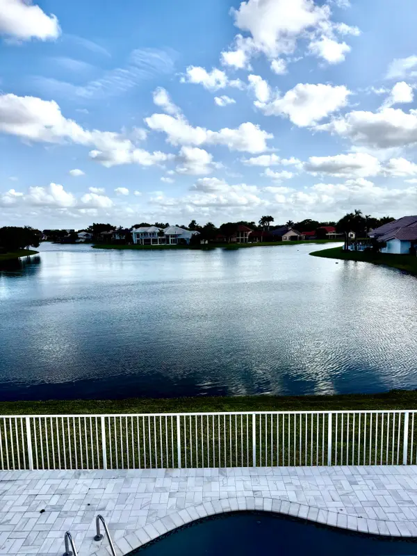 4440 Woodfield Boulevard, Boca Raton, FL 33434