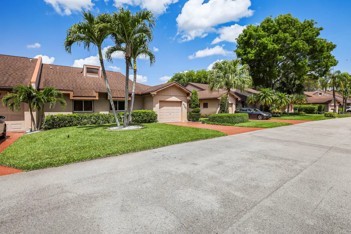 4733 S Fountains Dr S, Lake Worth, FL 33467 - #1