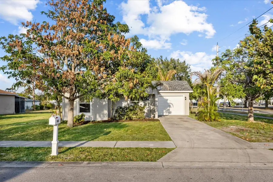 945 SE Forrest Park Drive, Stuart, FL 34994 - #2