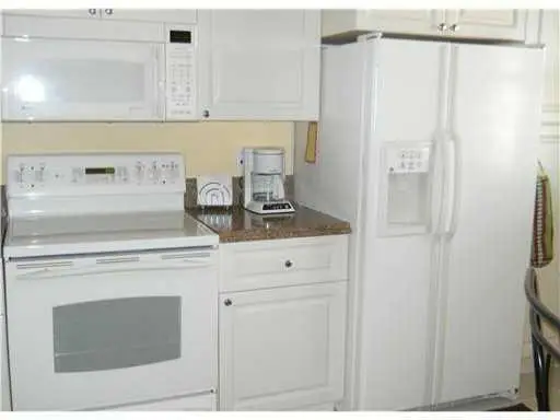 20 Harbour Isle Drive W #Ph01, Fort Pierce, FL 34949 - #2