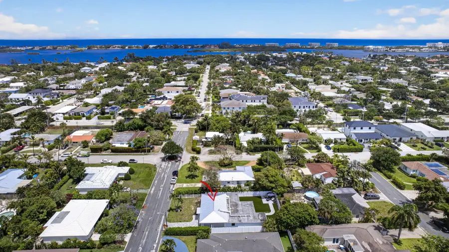 326 Alhambra Place, West Palm Beach, FL 33405 - #3
