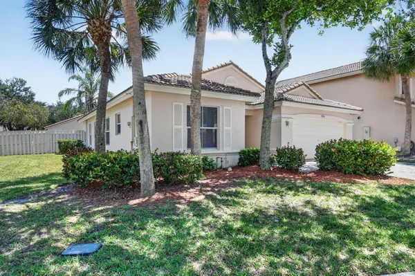 3746 Torres Circle, West Palm Beach, FL 33409