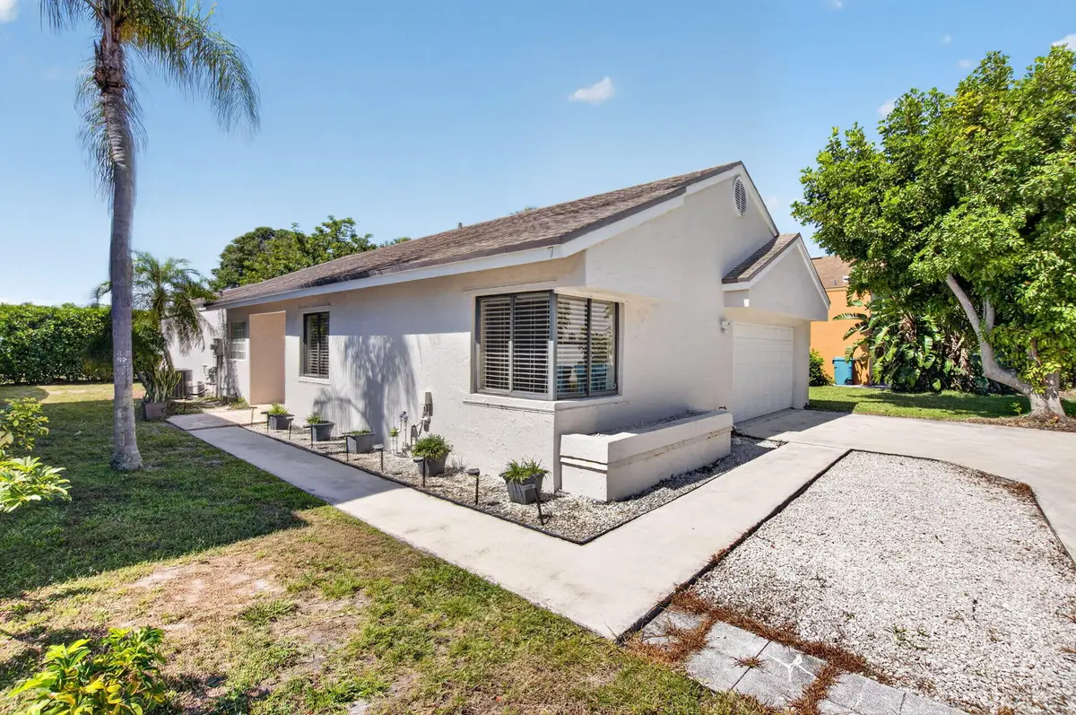 7 Kyle Way, Boynton Beach, FL 33426 - #1