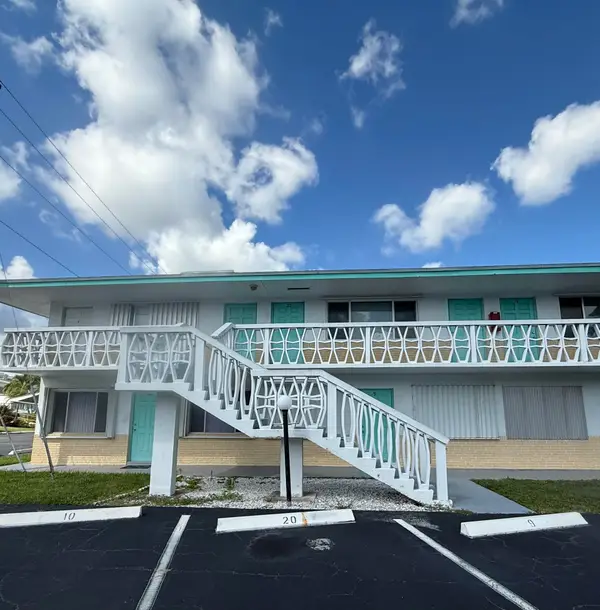 2102 Lake Osborne Drive #20, Lake Worth Beach, FL 33461